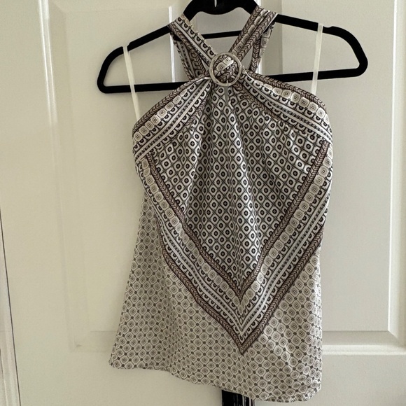 Chic Geometric Print Halter Top with Ring Detail – Size Medium - Picture 2 of 3